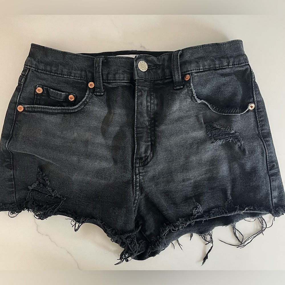 Daze Brand Women’s Black Wash Jean Shorts Inseam “2 Size 26